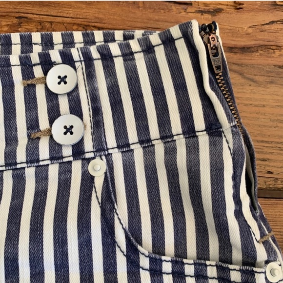 NWOT. Free People Blue and White Stripe Cuffed Side Zip Mariner Shorts. Size 25. - Picture 7 of 7
